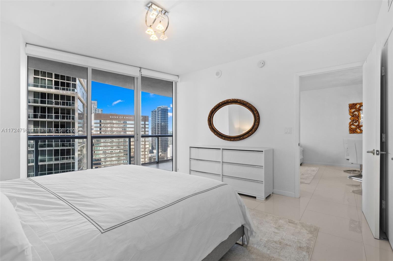 475 Brickell Ave # 3711