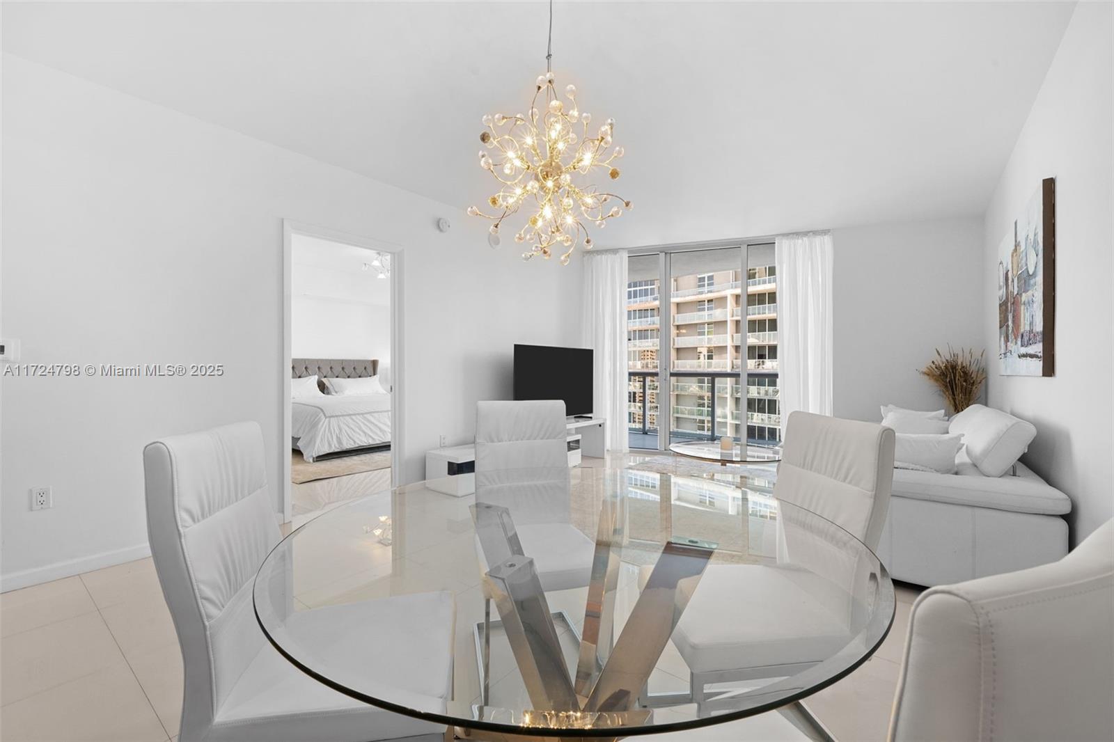 475 Brickell Ave # 3711