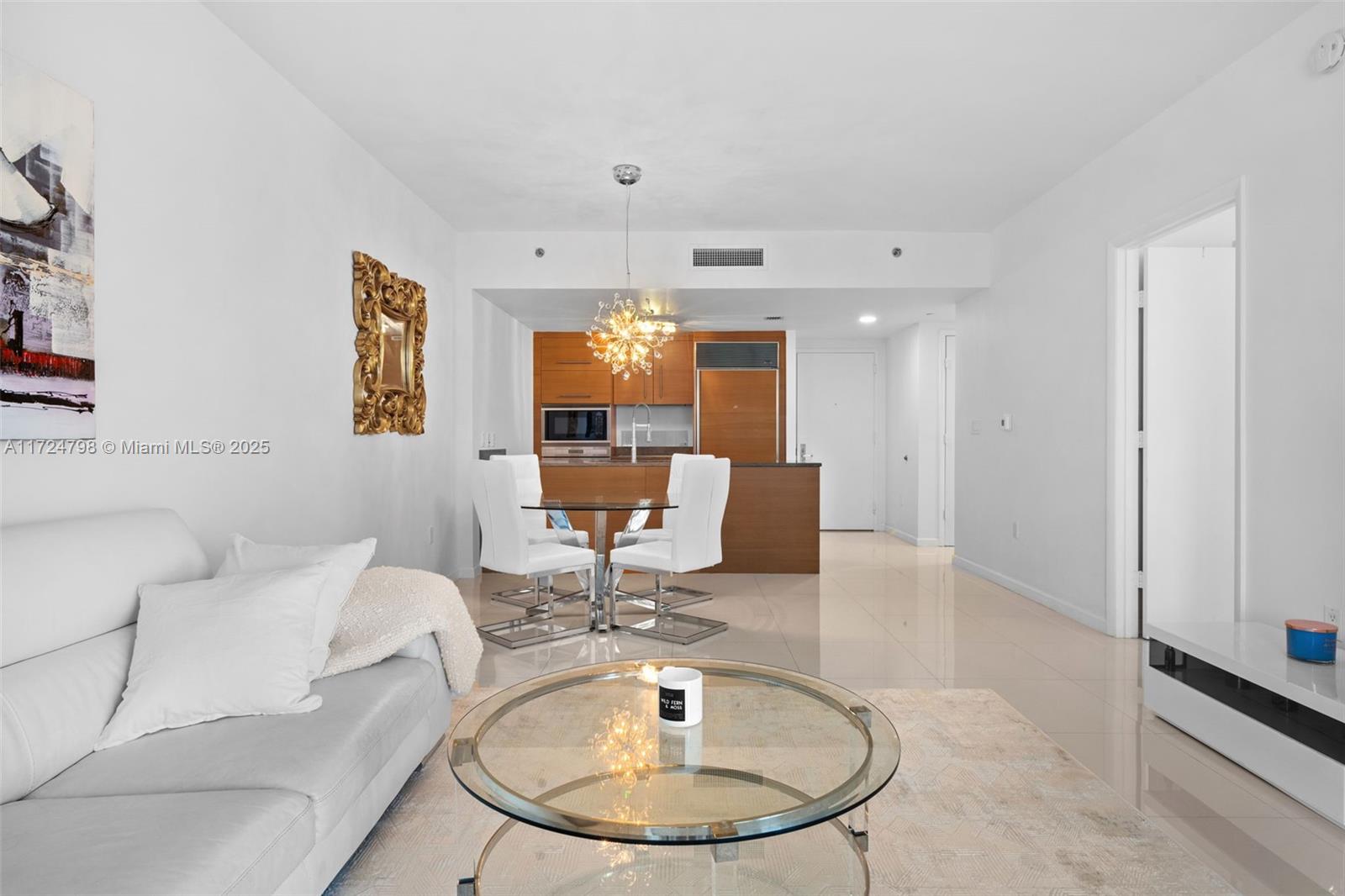 475 Brickell Ave # 3711