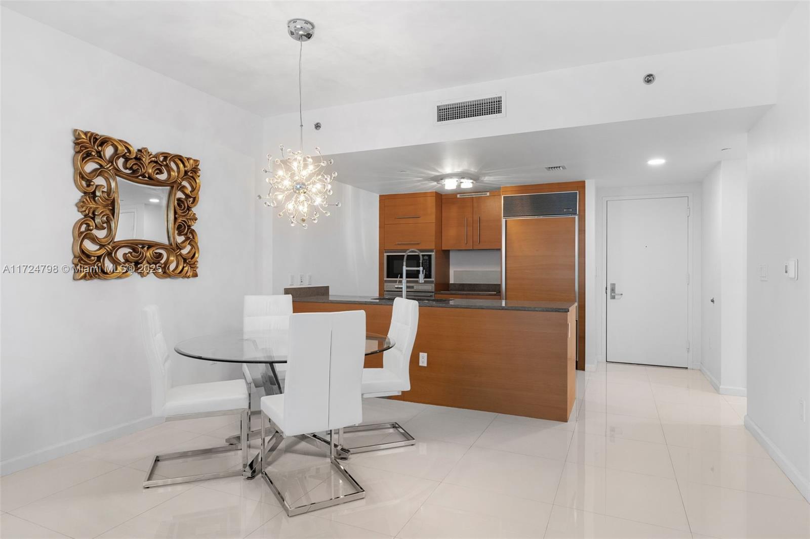 475 Brickell Ave # 3711