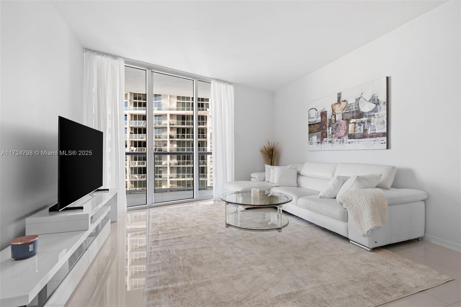 475 Brickell Ave # 3711