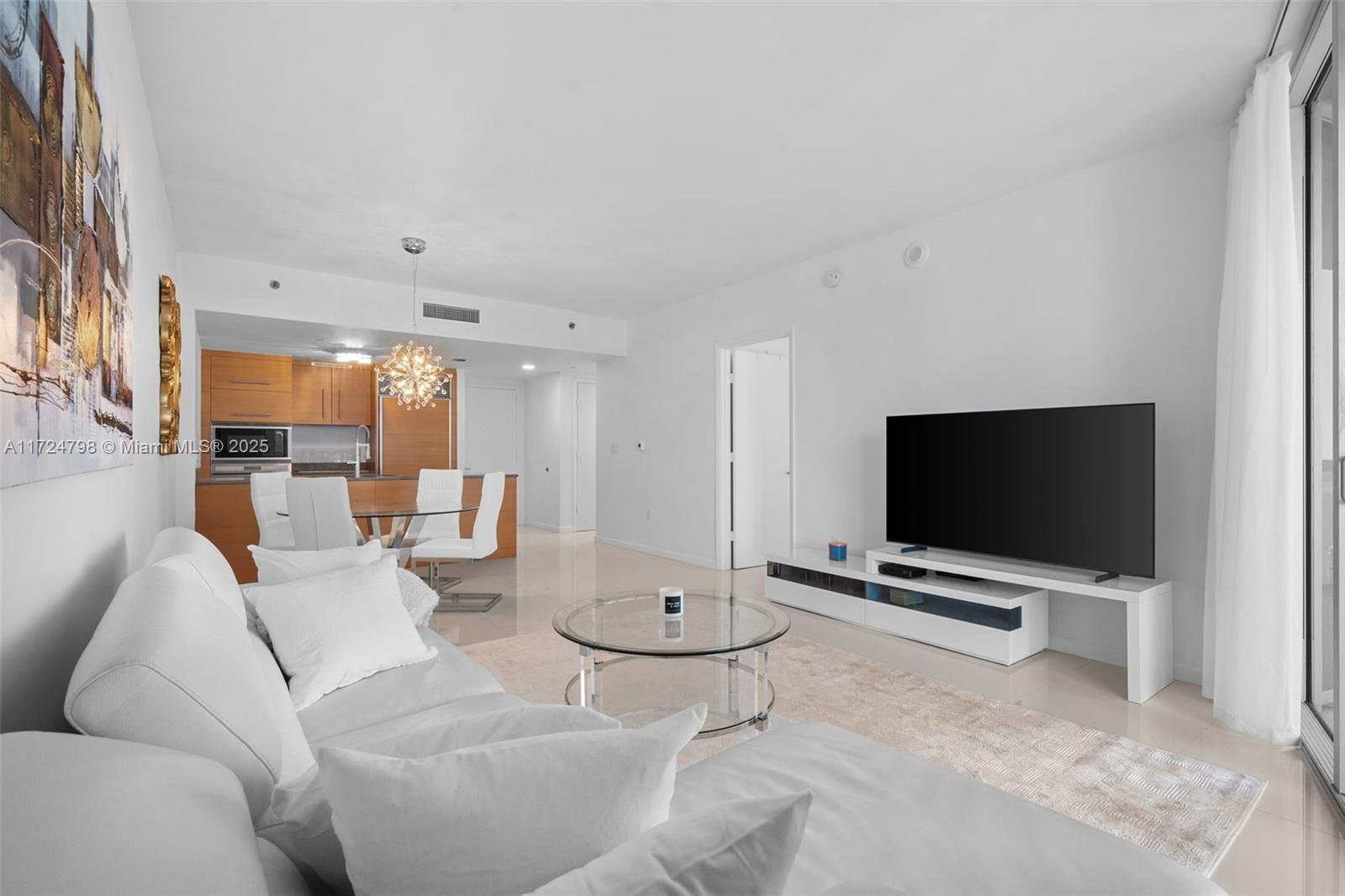 475 Brickell Ave # 3711
