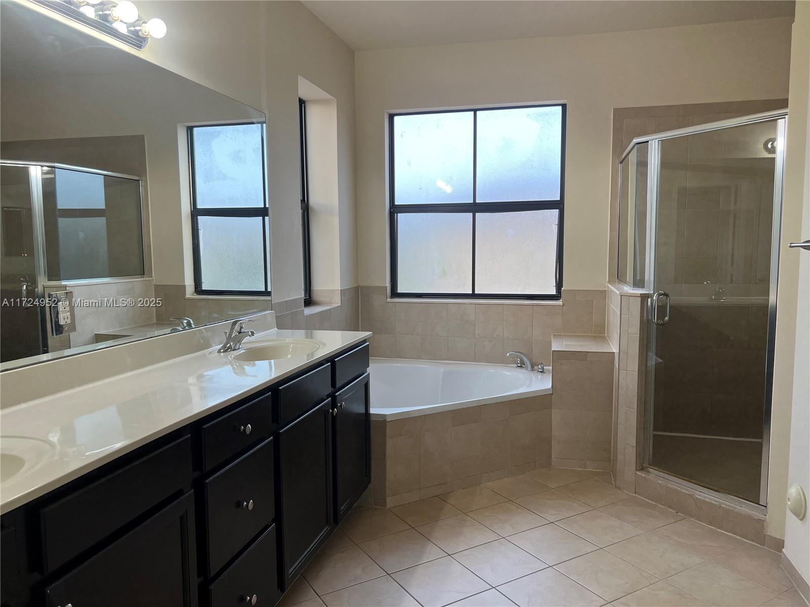 3546 W 86th Ter
