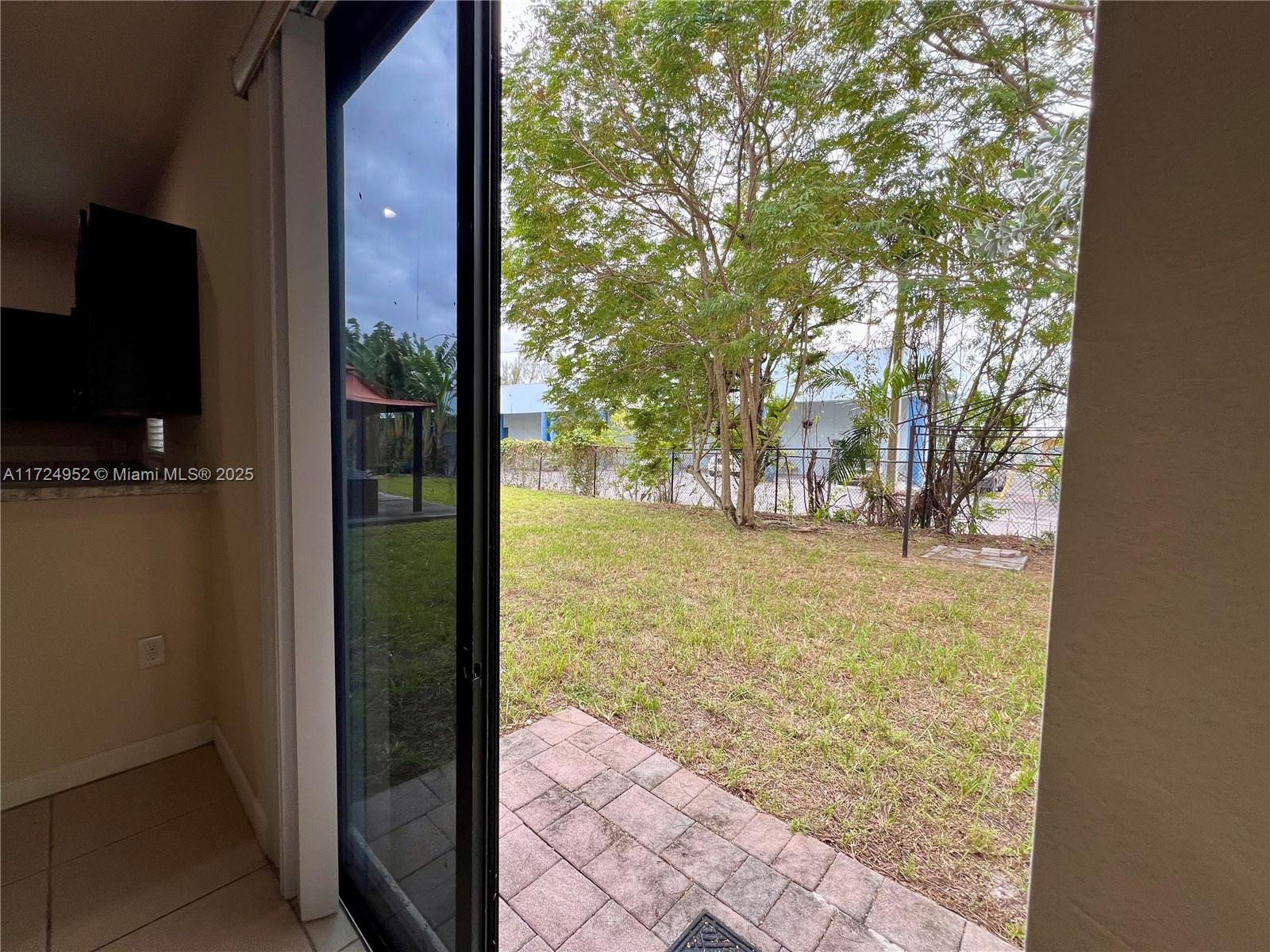 3546 W 86th Ter