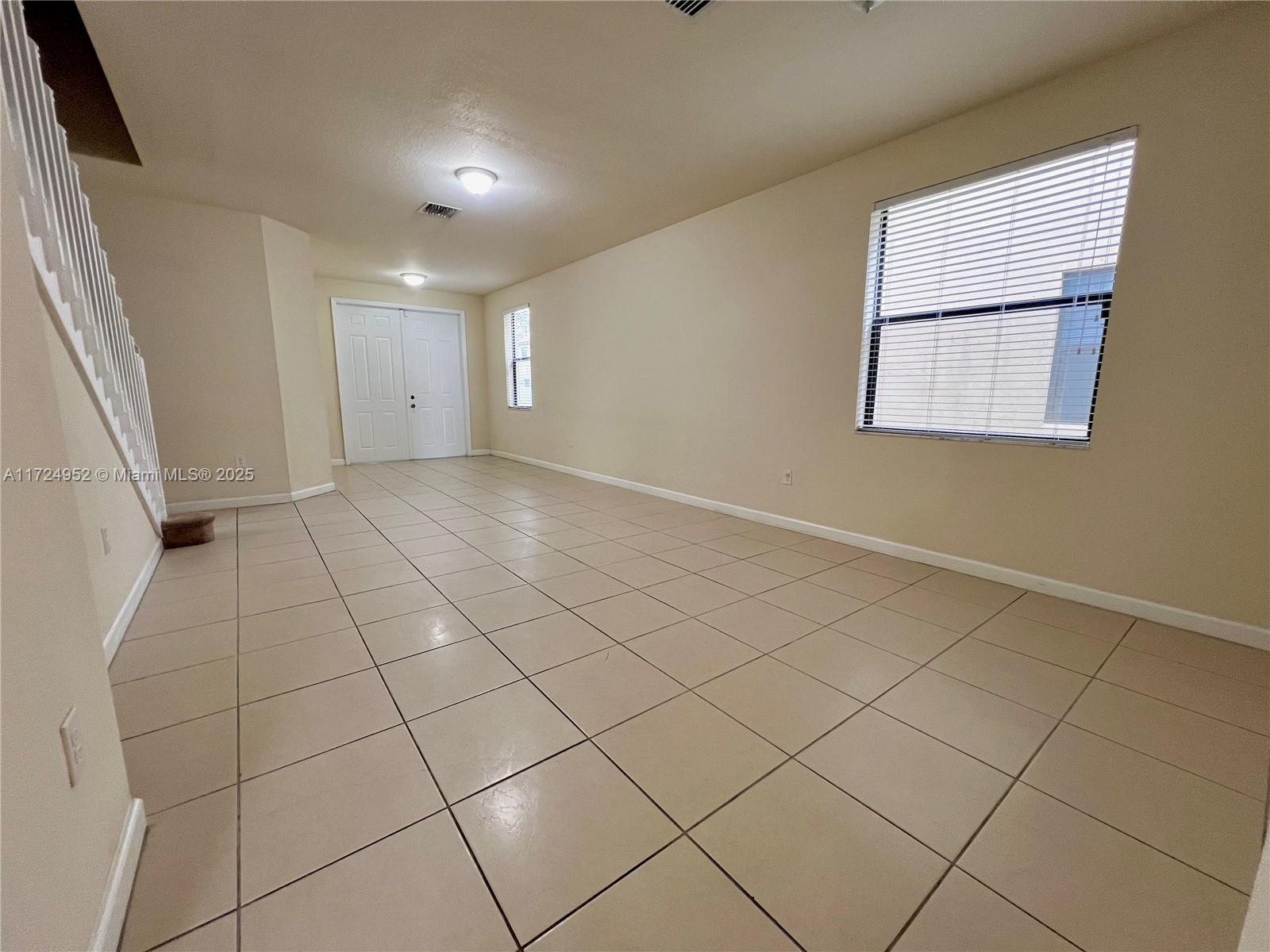 3546 W 86th Ter