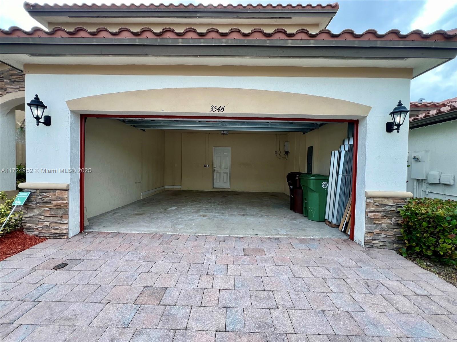 3546 W 86th Ter