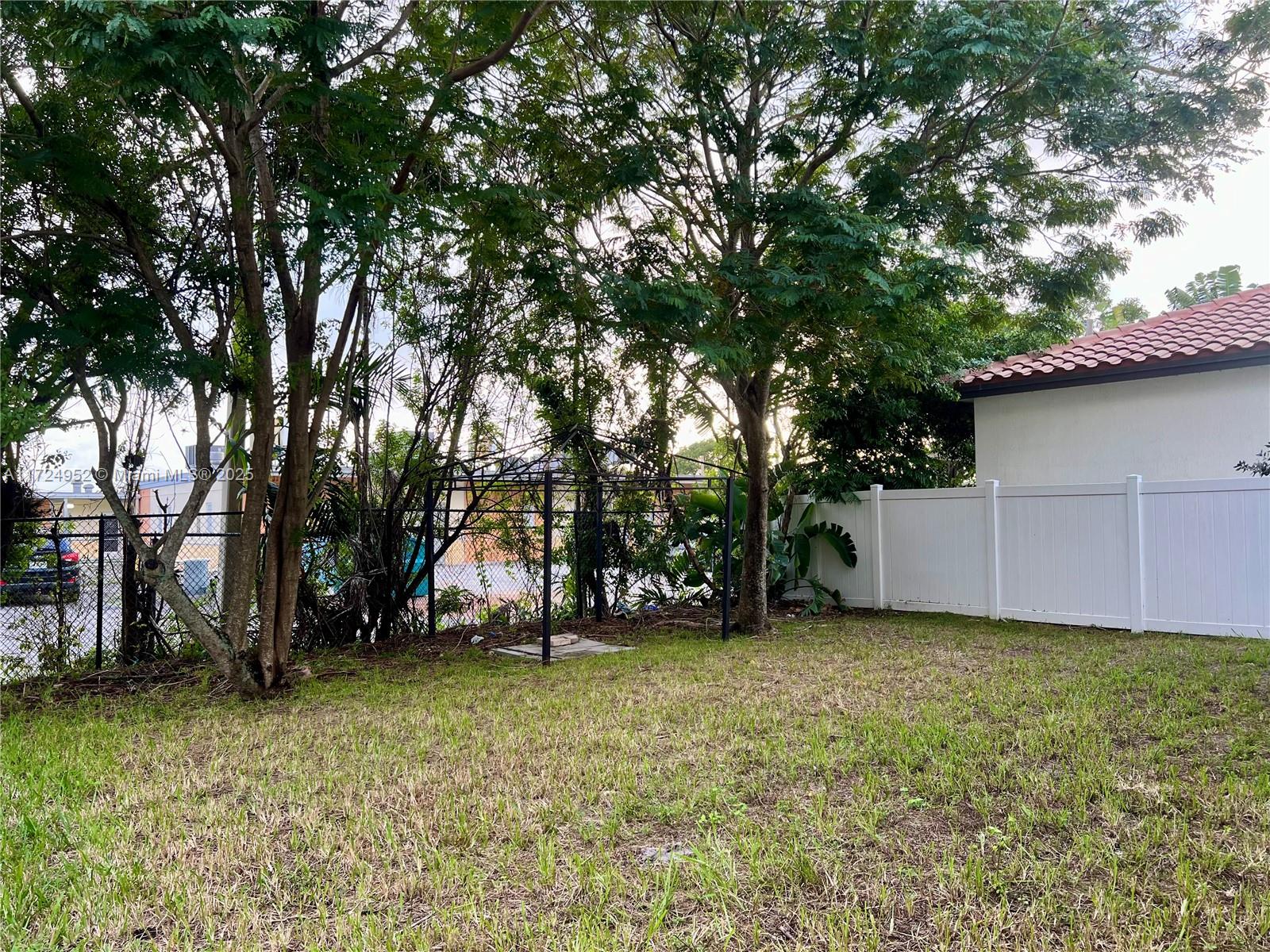 3546 W 86th Ter