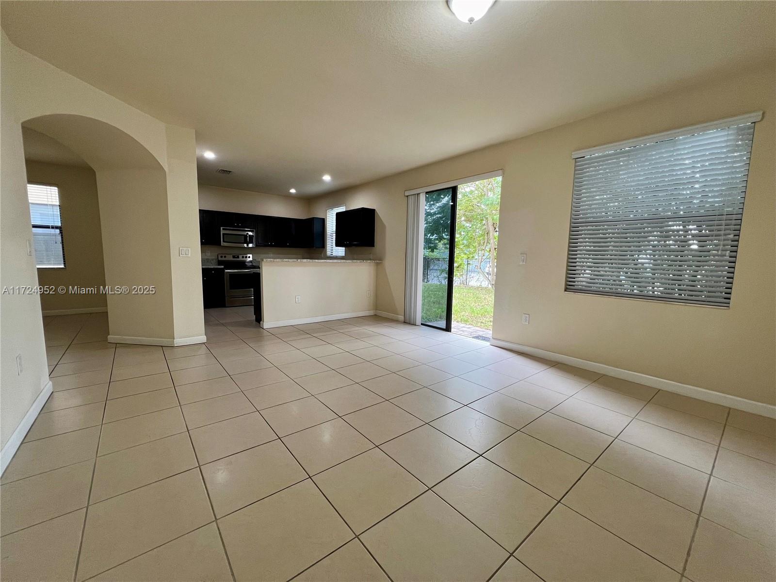 3546 W 86th Ter