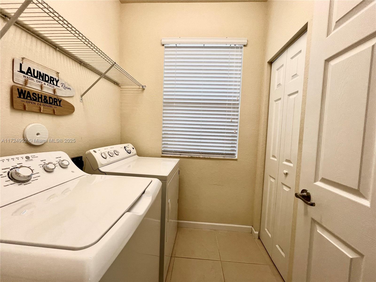 3546 W 86th Ter