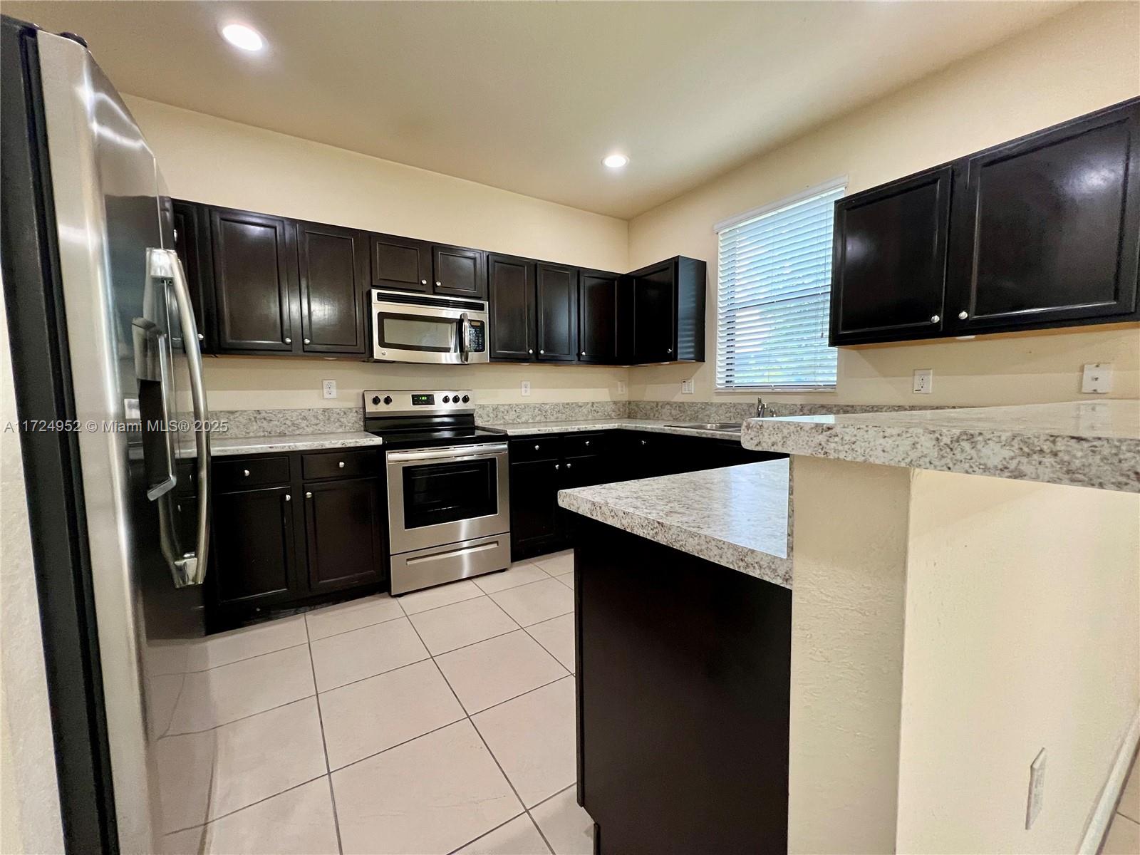 3546 W 86th Ter