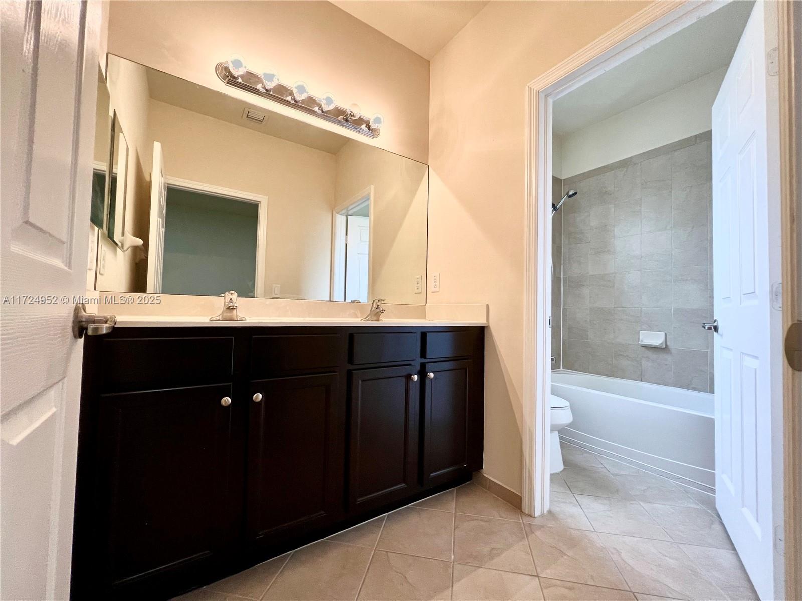 3546 W 86th Ter
