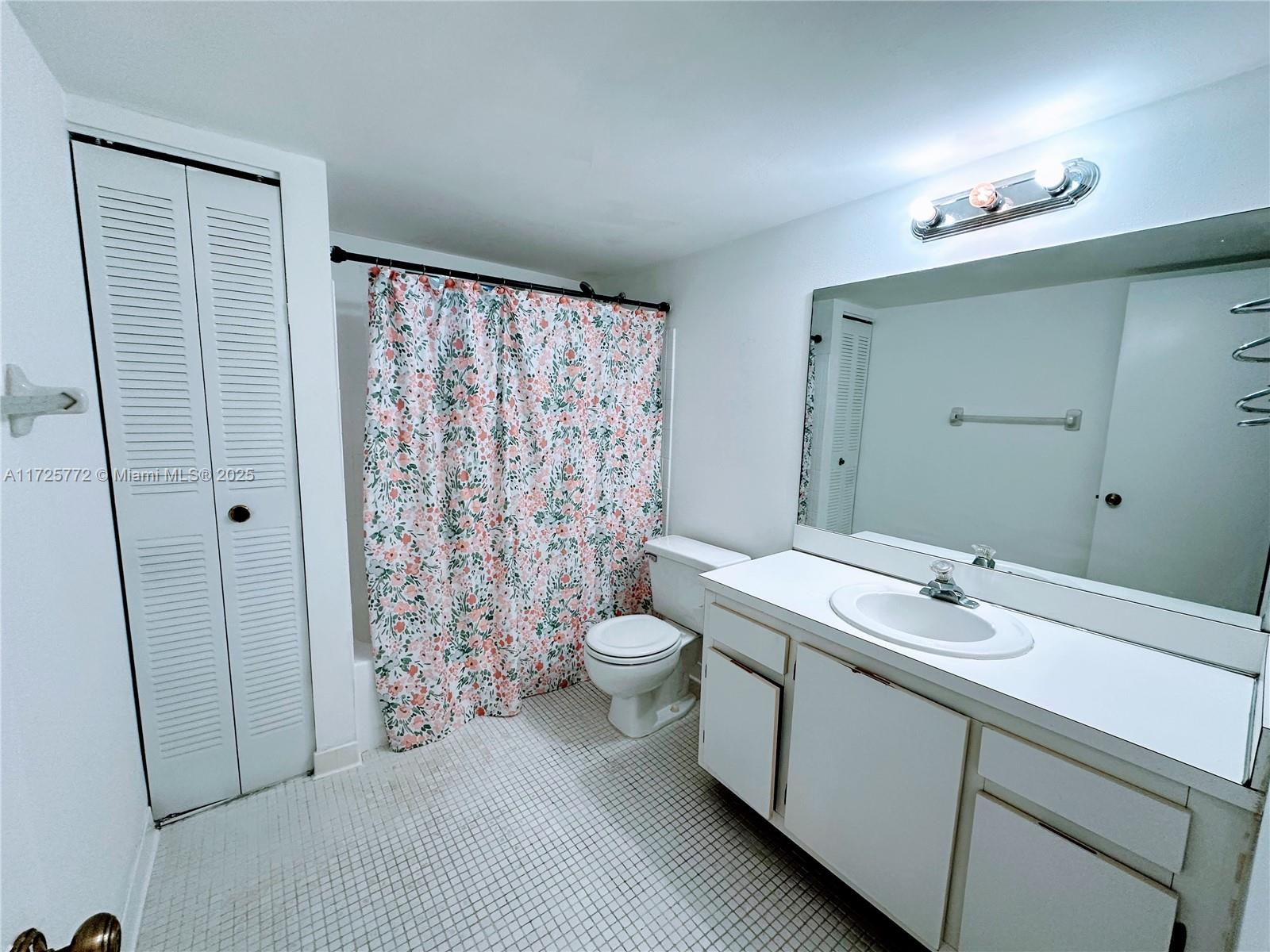 107 Gardens Dr # 205