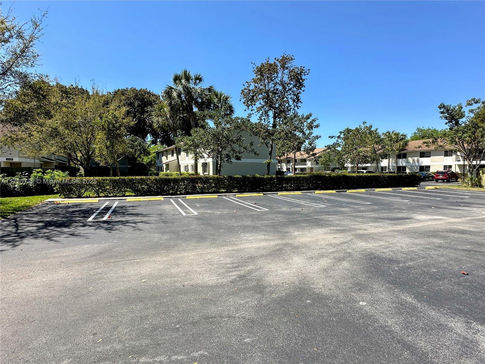 107 Gardens Dr # 205