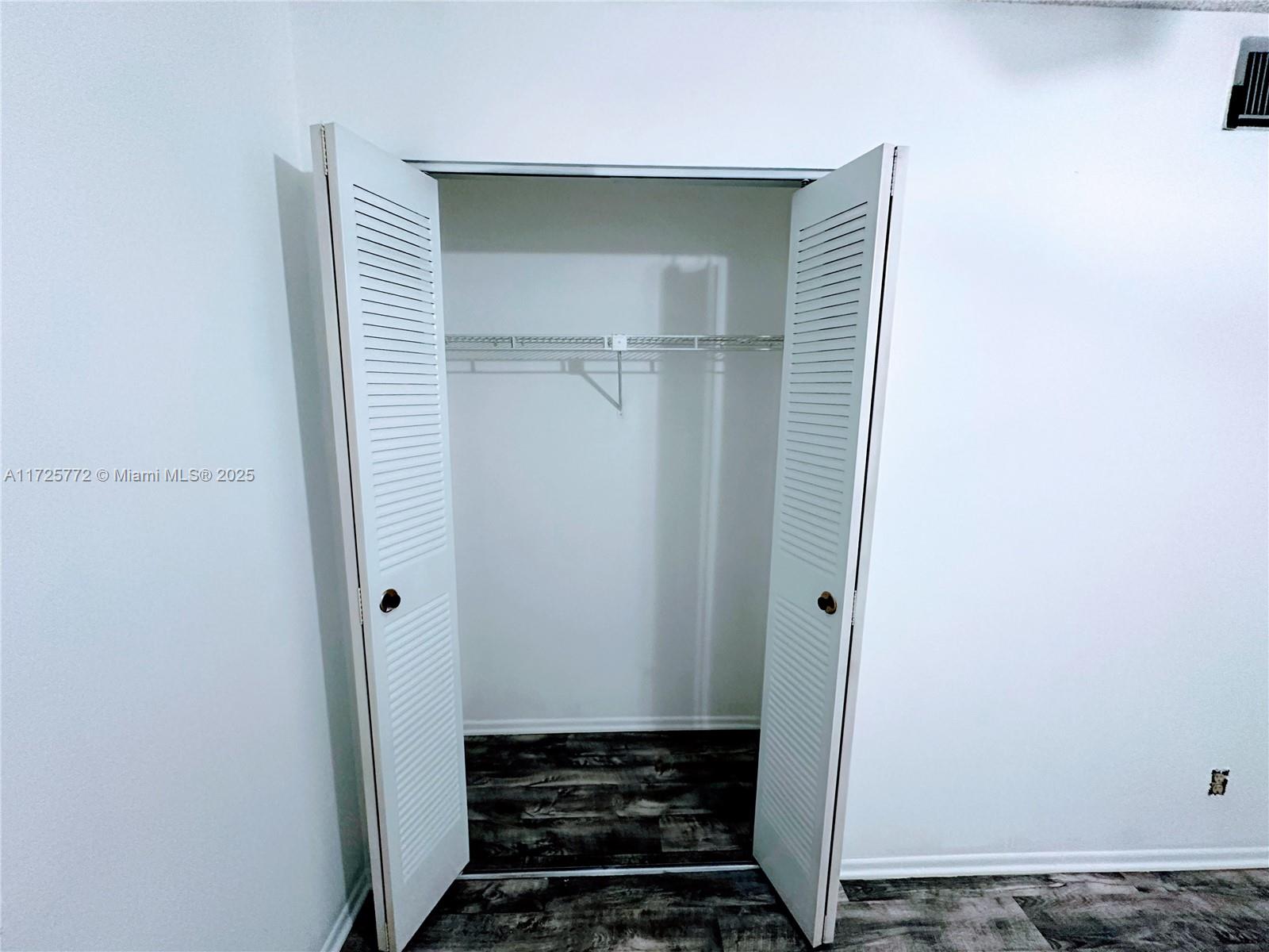 107 Gardens Dr # 205