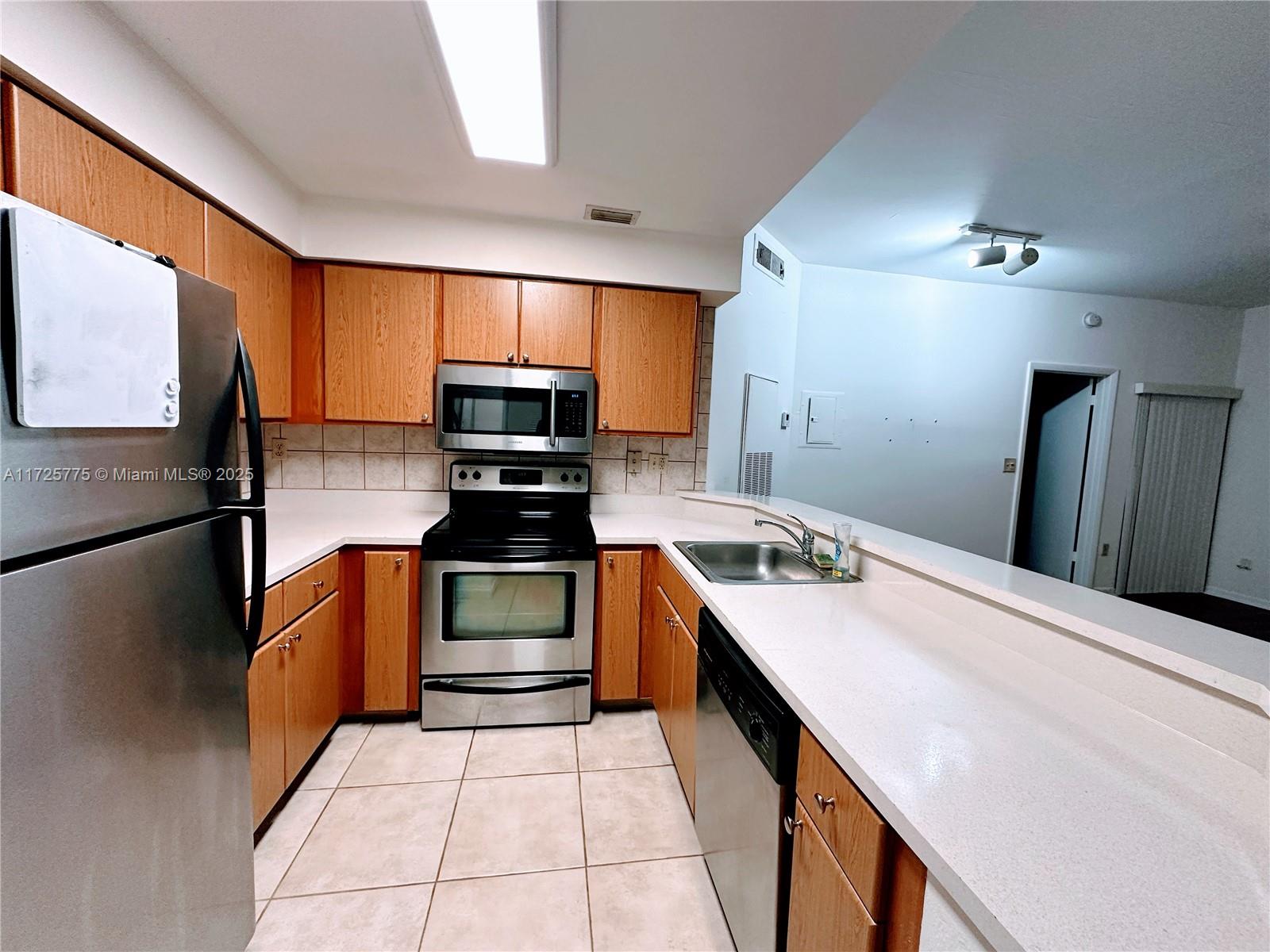 2445 SW 18th Ter # 204