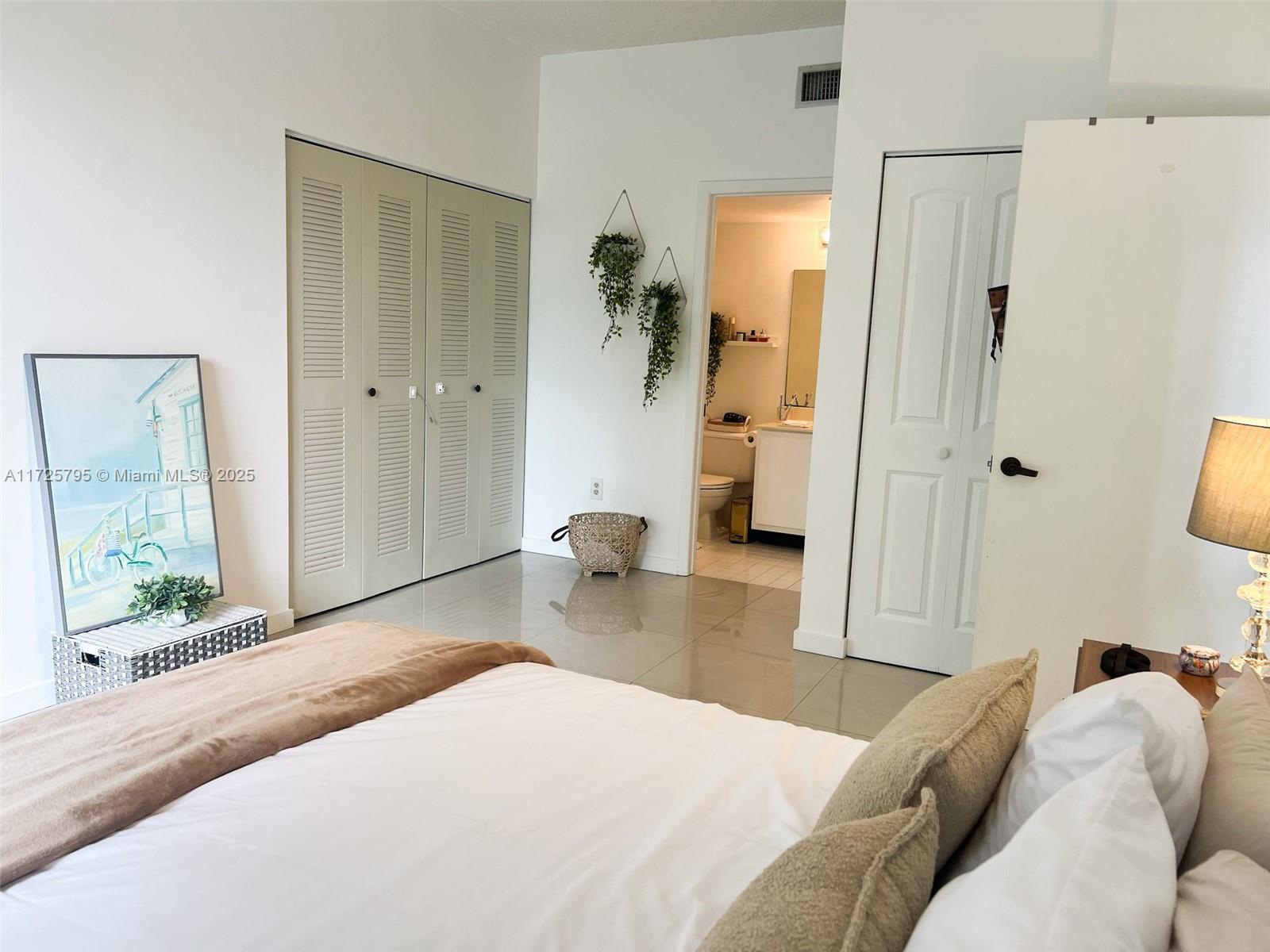 540 Brickell Key Dr # 303