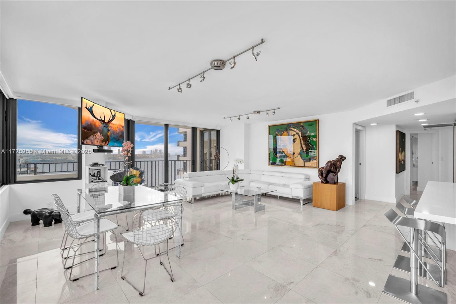520 Brickell Key Dr # A1816