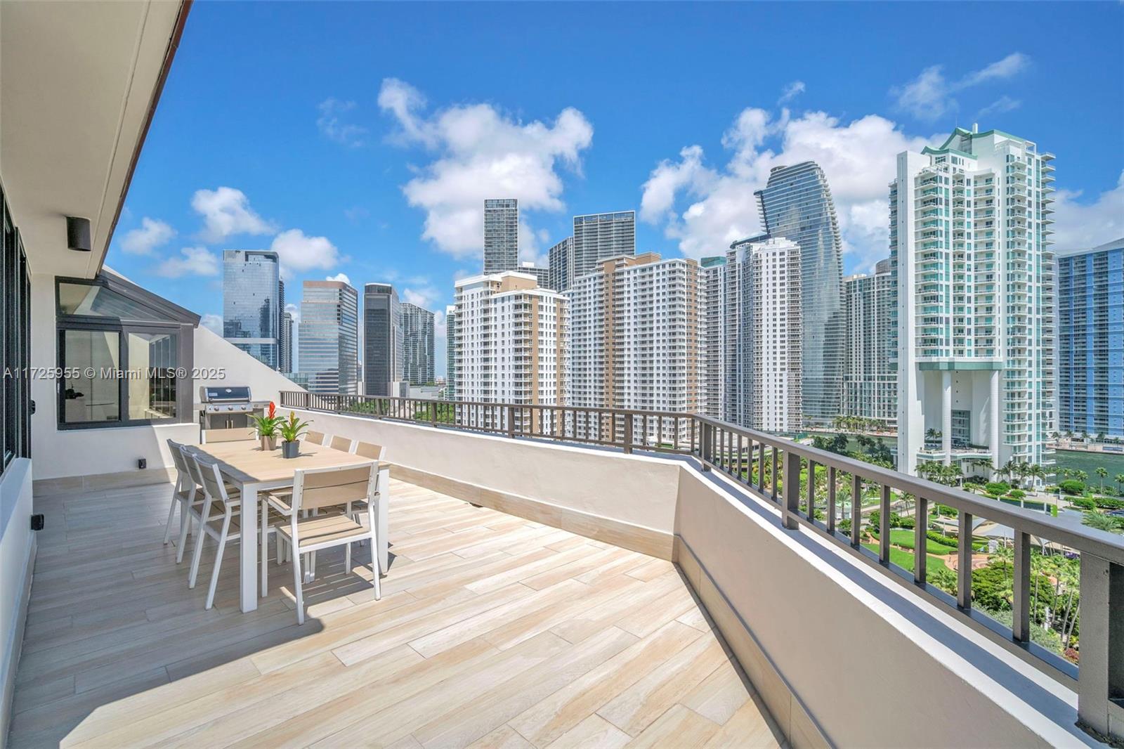 520 Brickell Key Dr # A1816