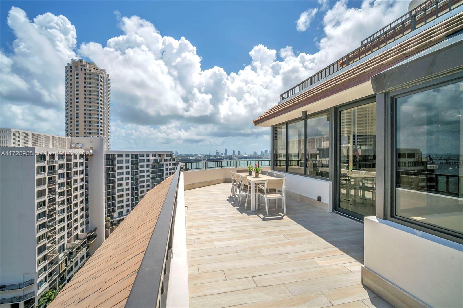 520 Brickell Key Dr # A1816