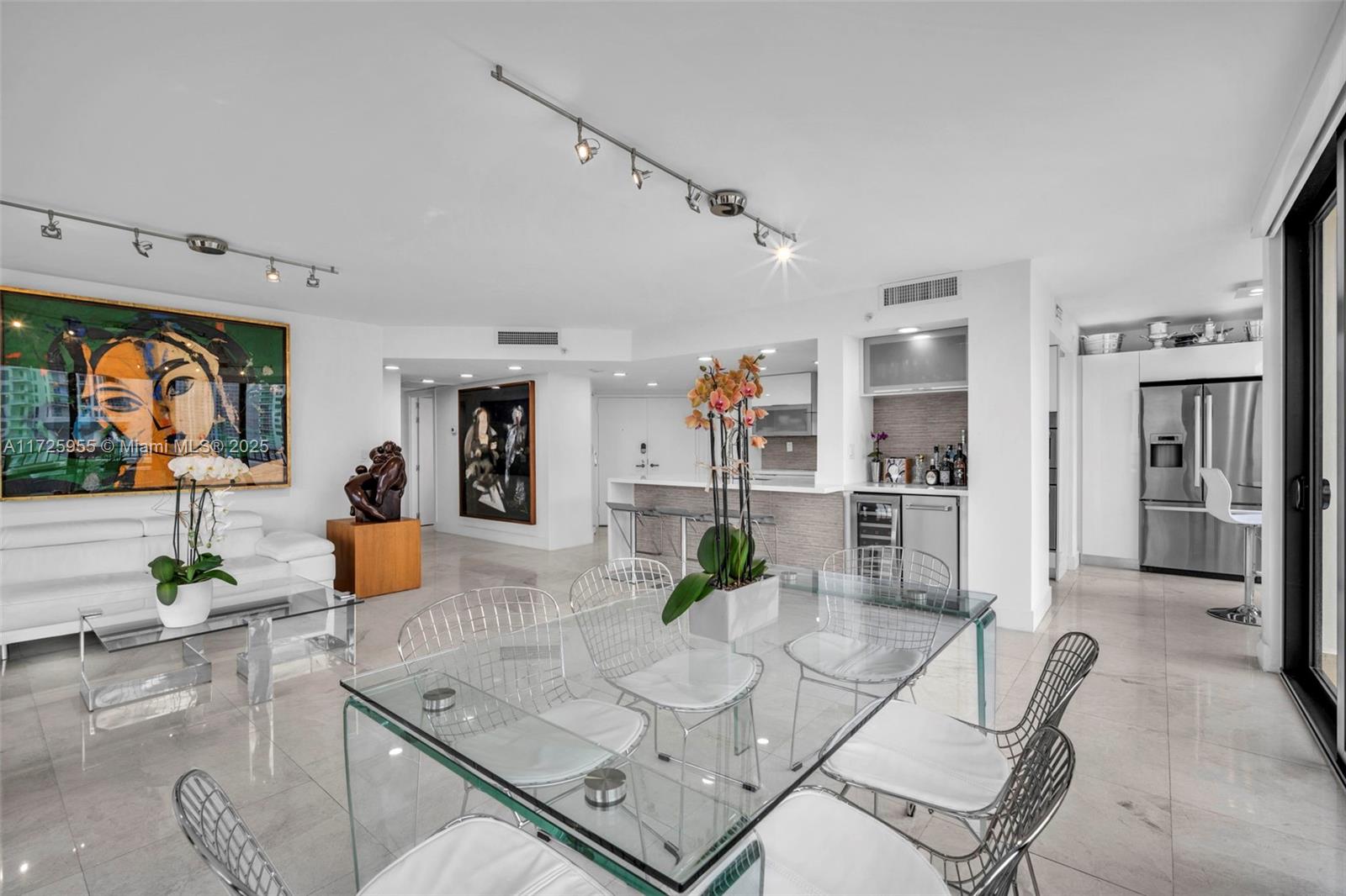 520 Brickell Key Dr # A1816