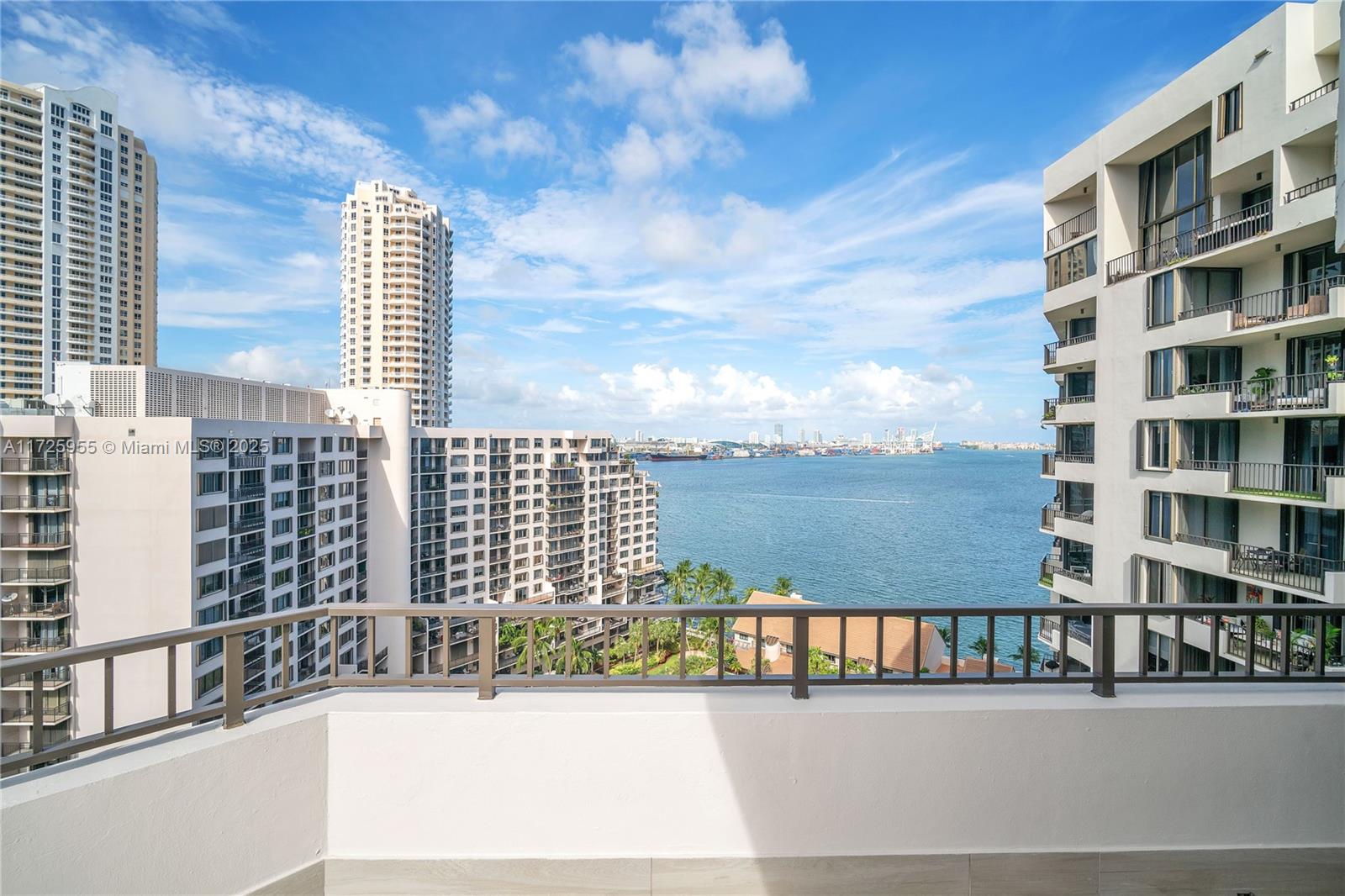 520 Brickell Key Dr # A1816