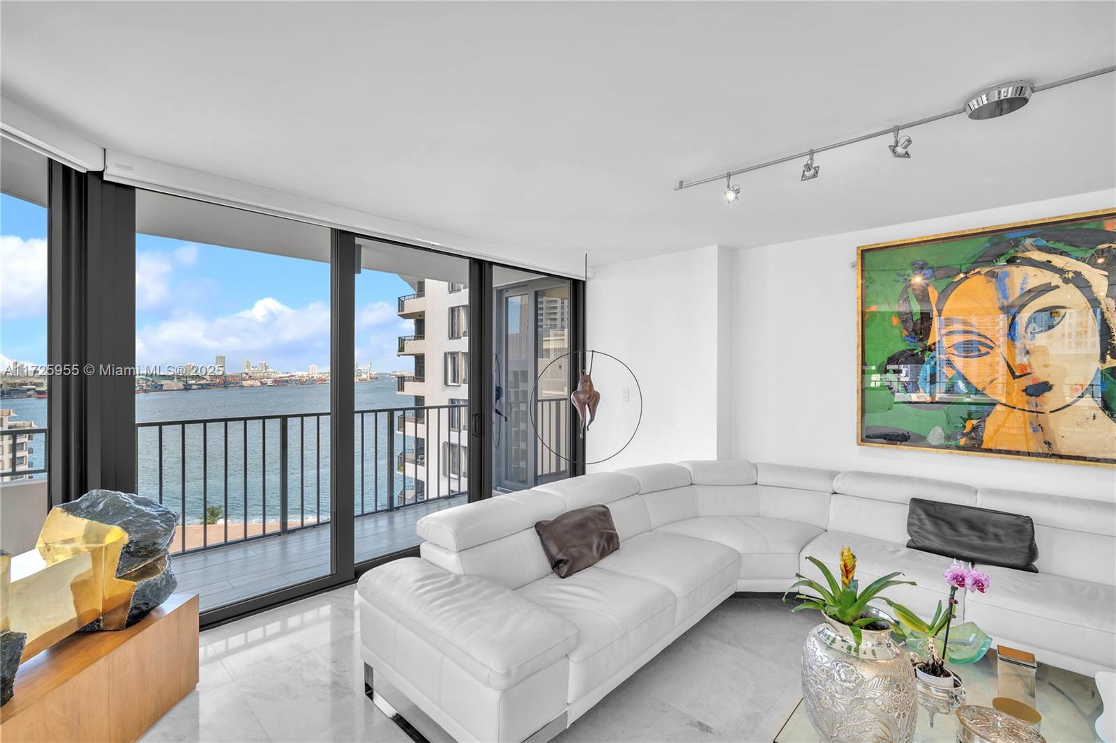 520 Brickell Key Dr # A1816