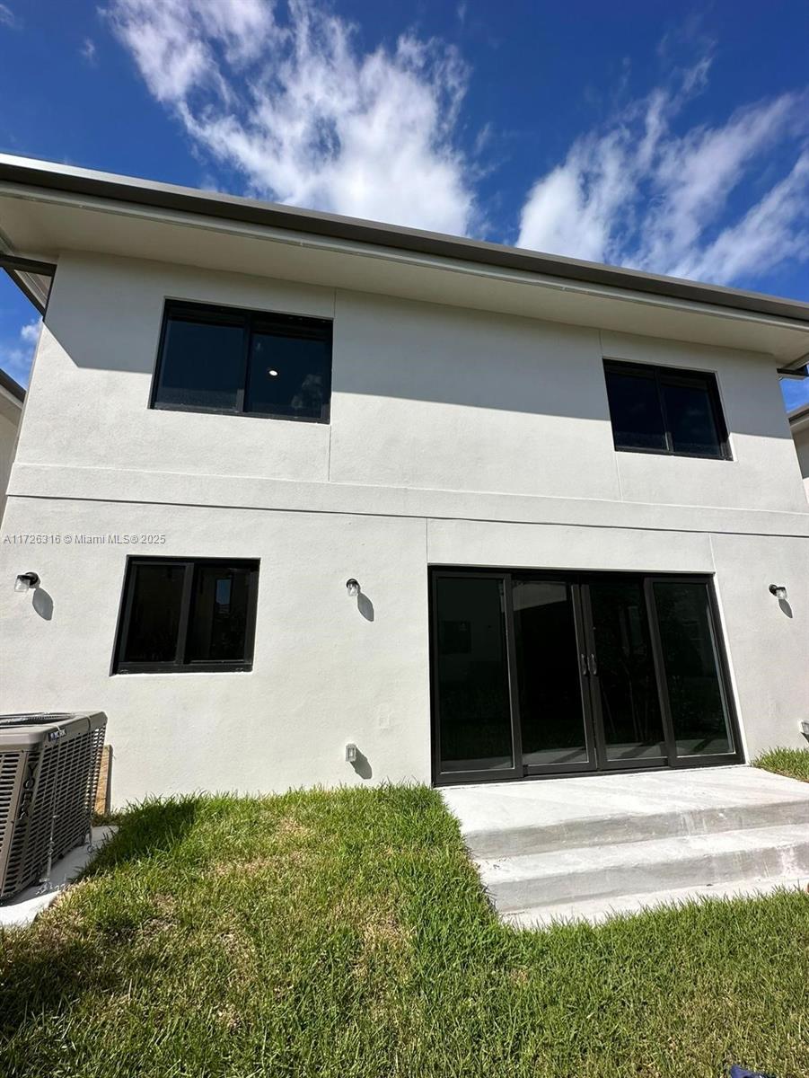 1171 NW 2nd St