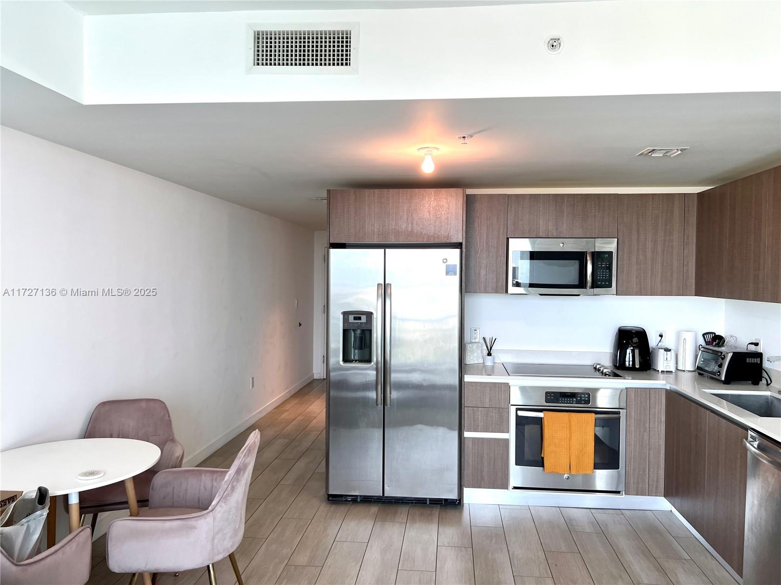 1600 SW 1st Ave # 1006