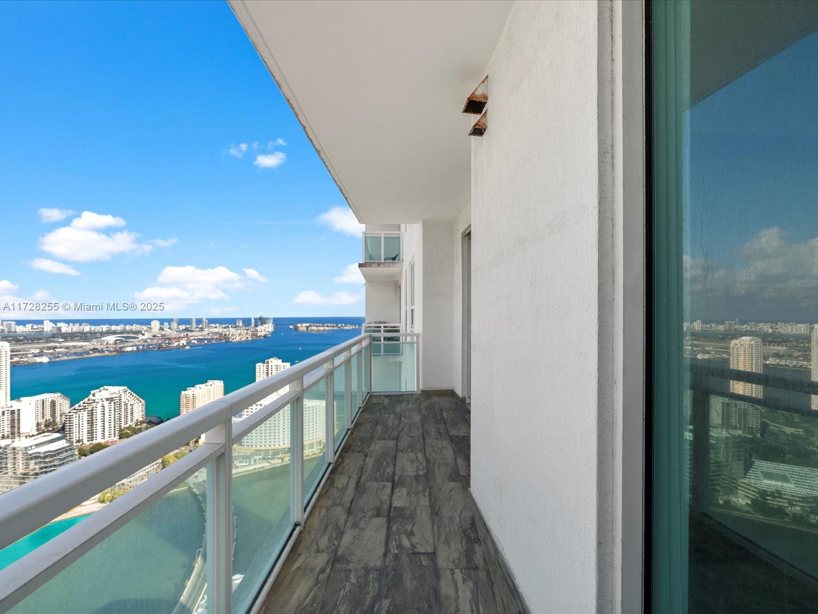 950 Brickell Bay Dr. # 5206