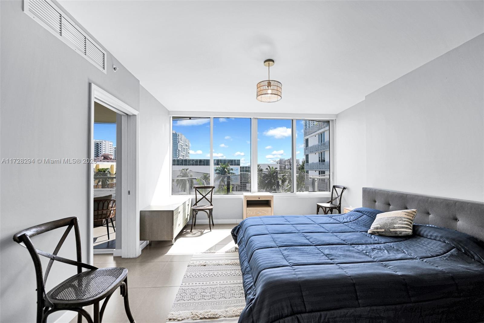 2155 Washington Ct # 403