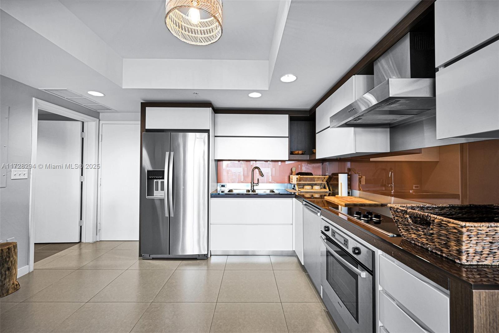 2155 Washington Ct # 403