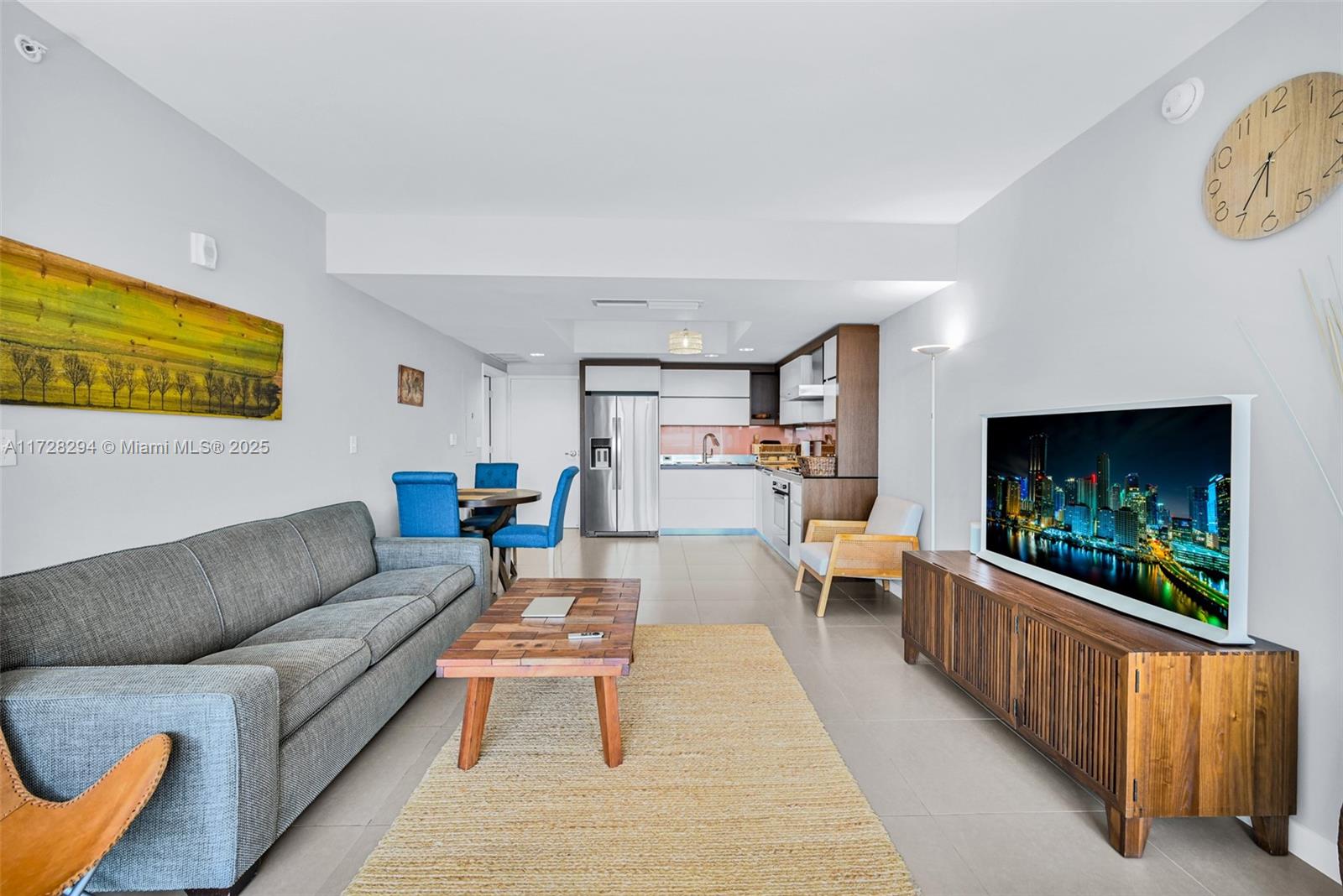 2155 Washington Ct # 403