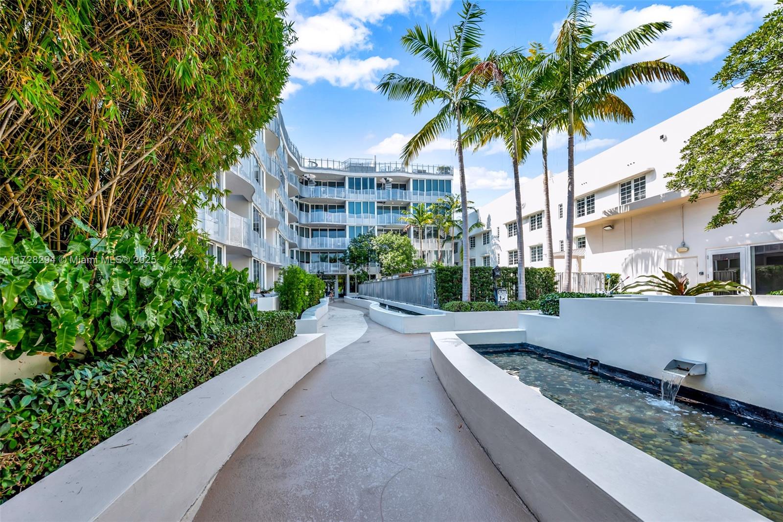 2155 Washington Ct # 403