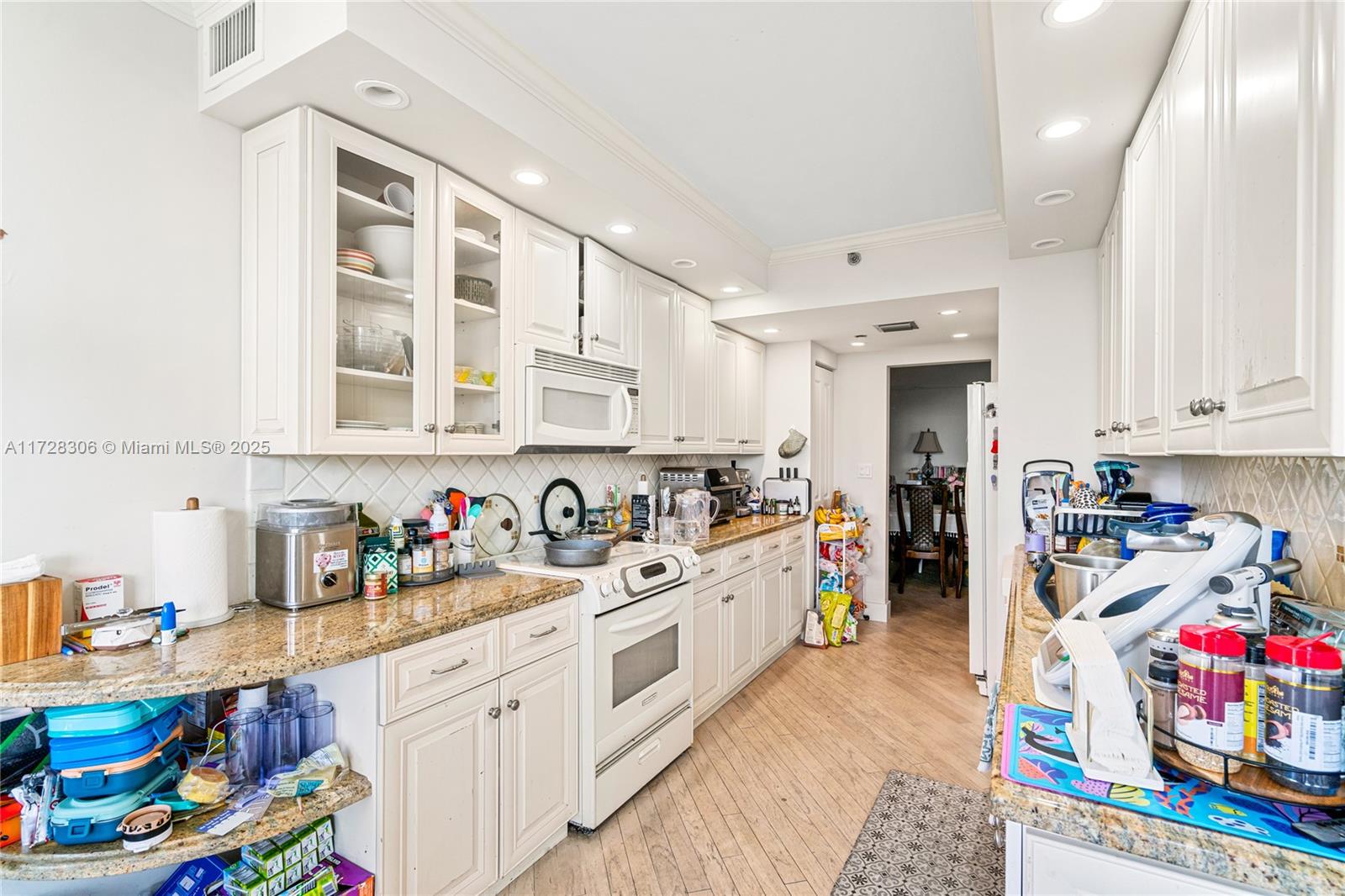 20281 E Country Club Dr # 511