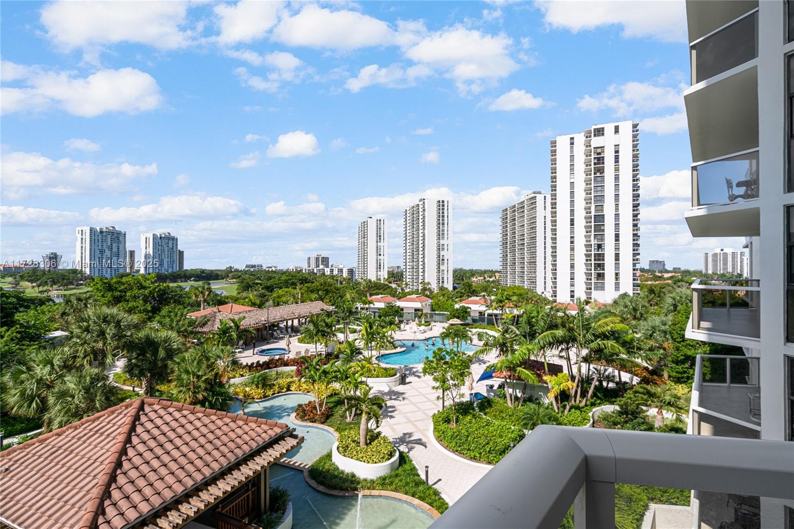 20281 E Country Club Dr # 511