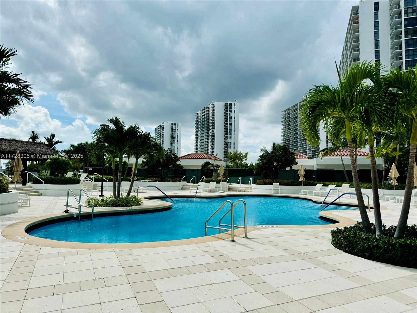 20281 E Country Club Dr # 511