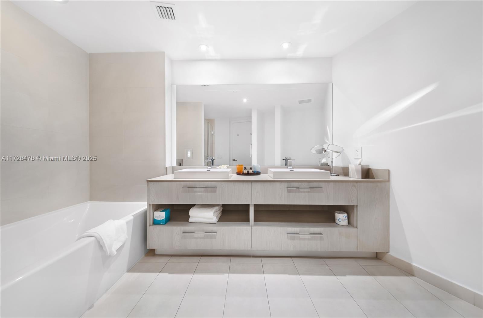 4011 S Ocean Dr # 3679
