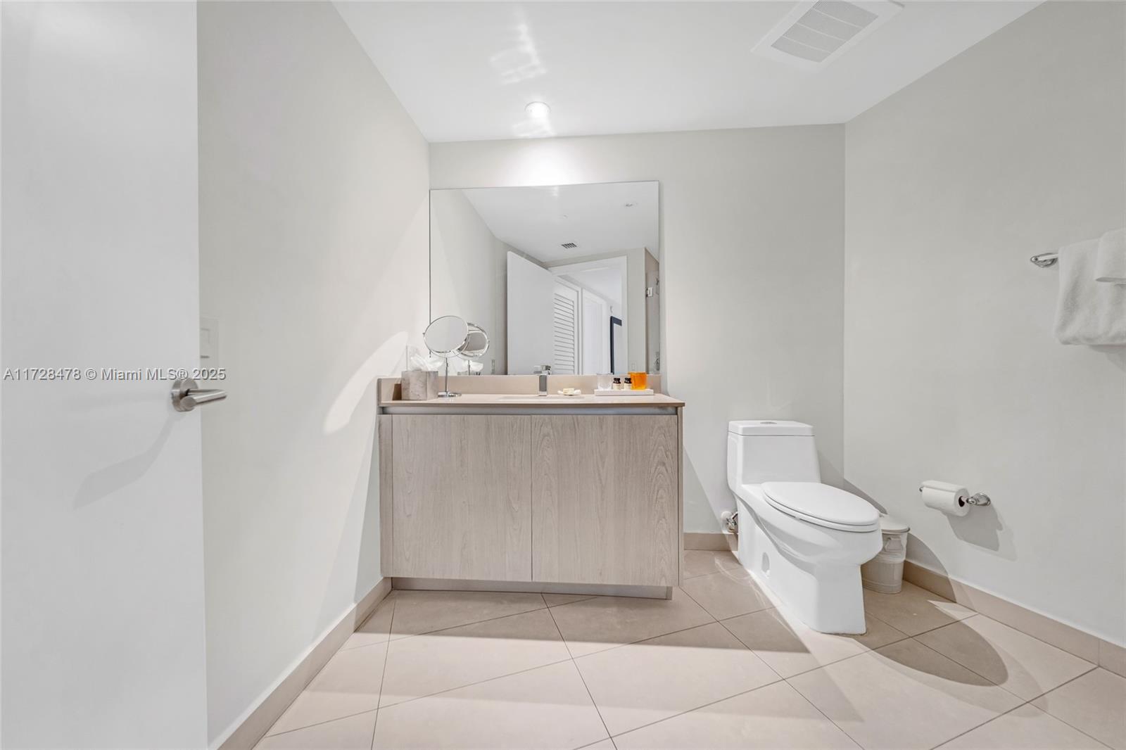4011 S Ocean Dr # 3679