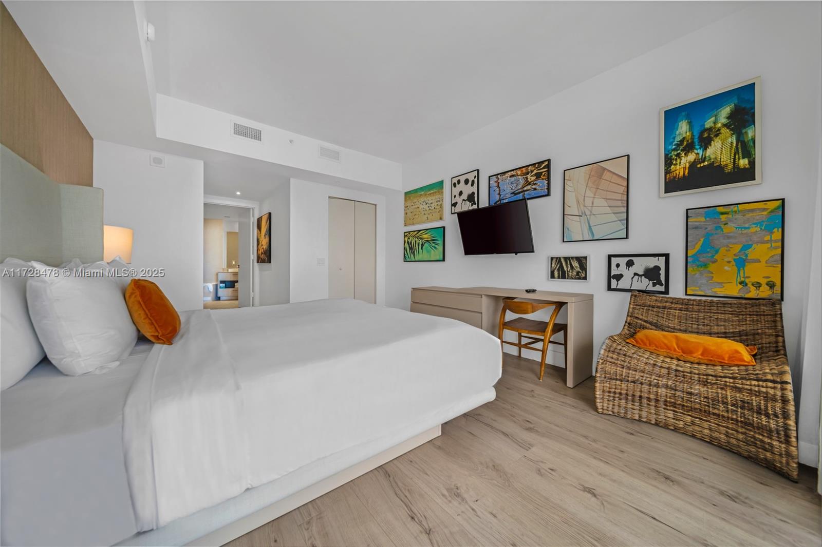 4011 S Ocean Dr # 3679