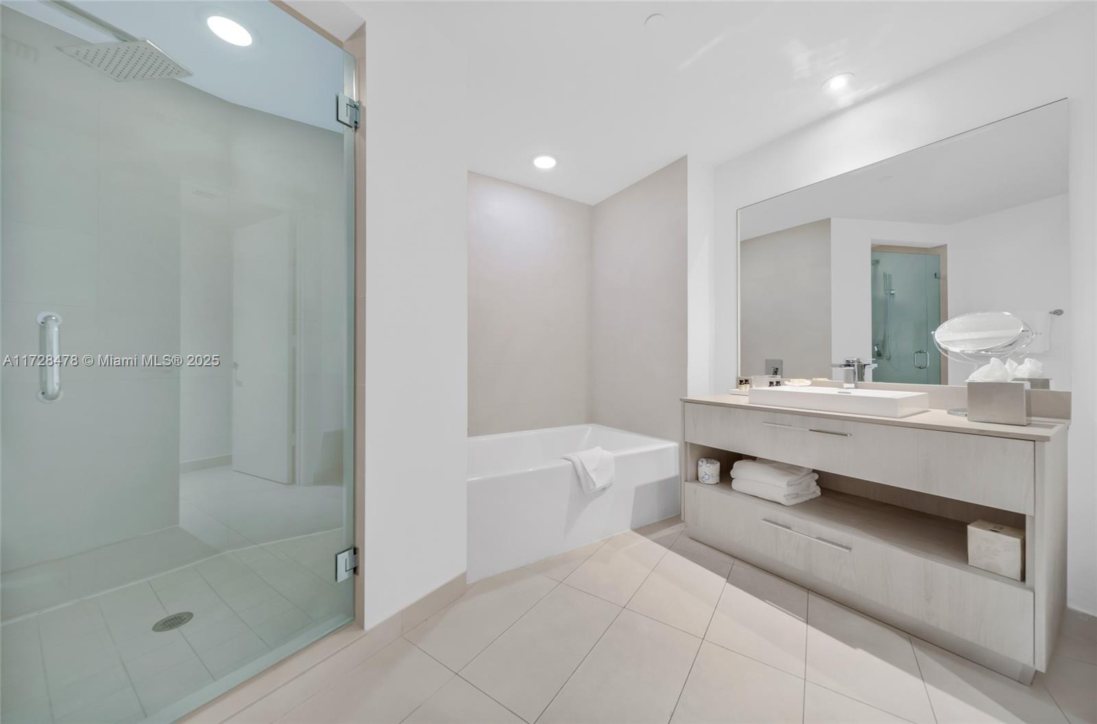 4011 S Ocean Dr # 3679