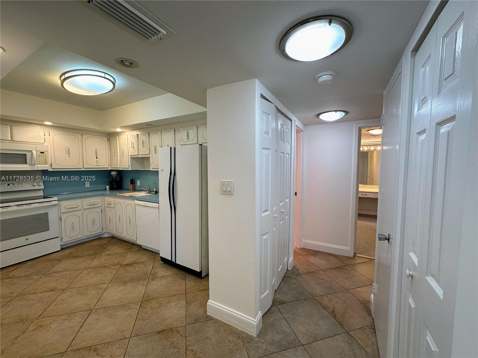 20100 W Country Club Dr # 904