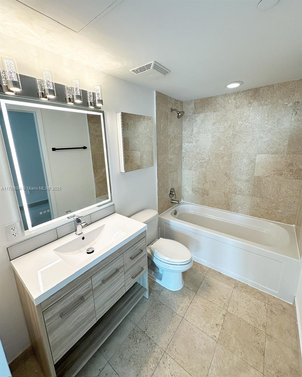 350 S Miami Ave Unit: 1215