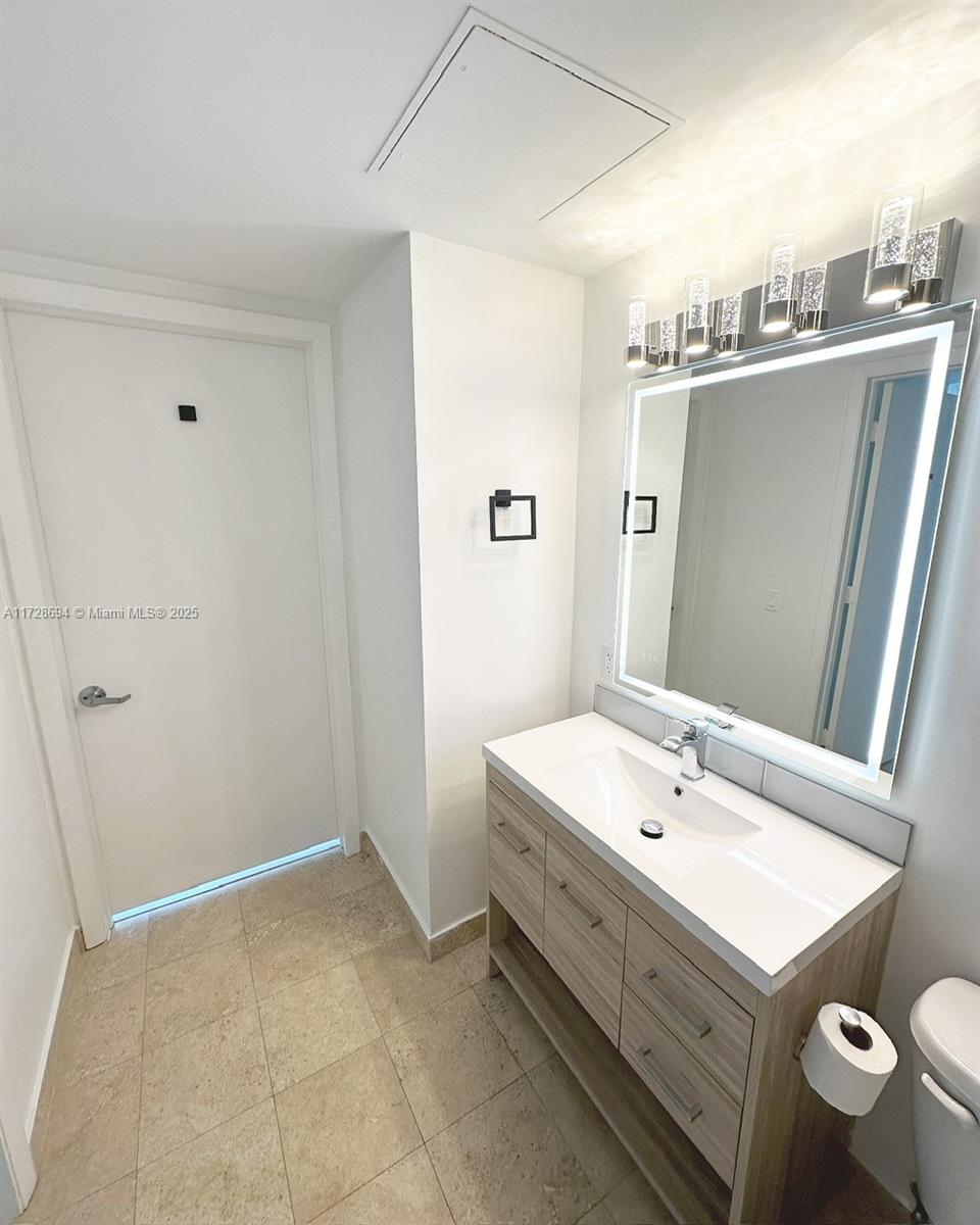 350 S Miami Ave Unit: 1215
