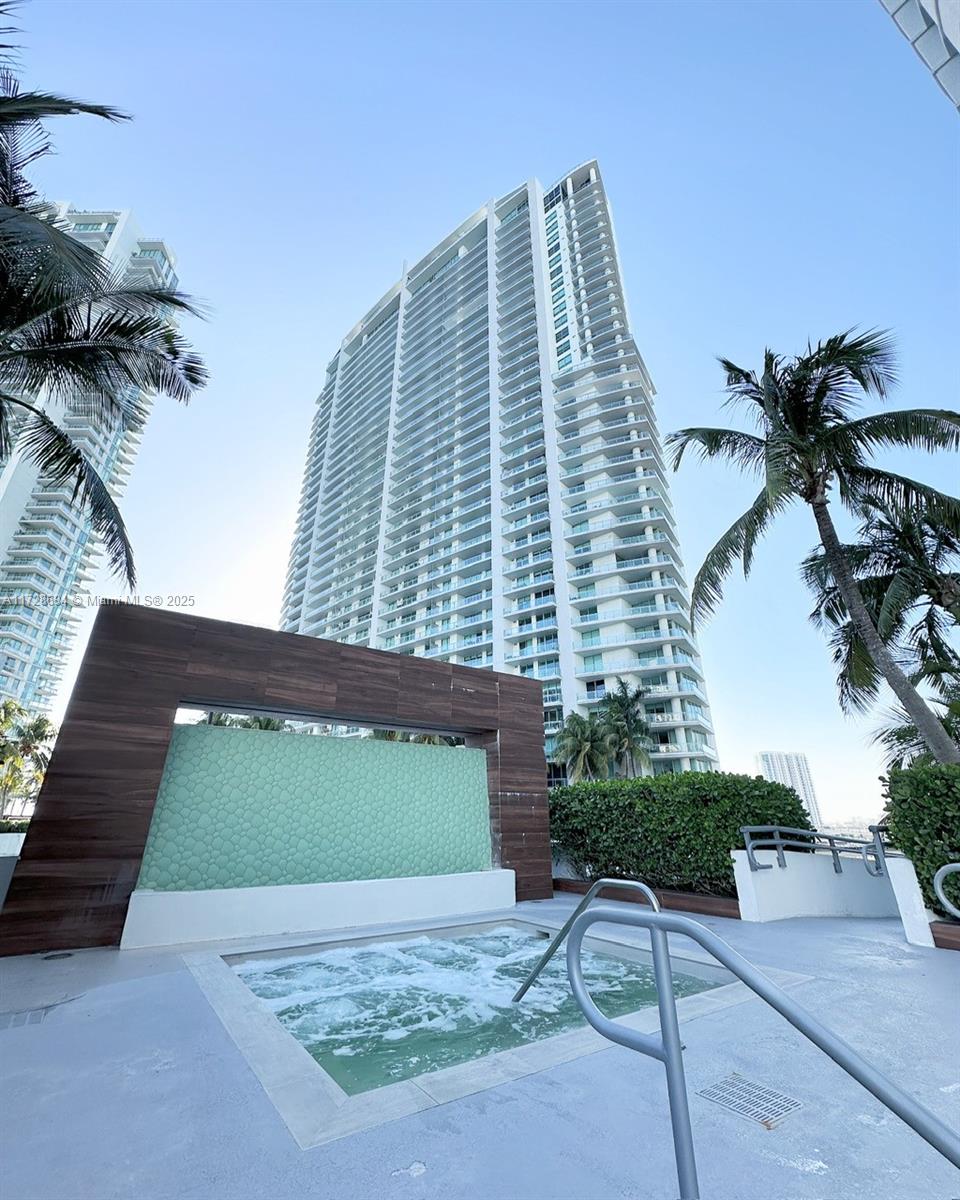 350 S Miami Ave Unit: 1215