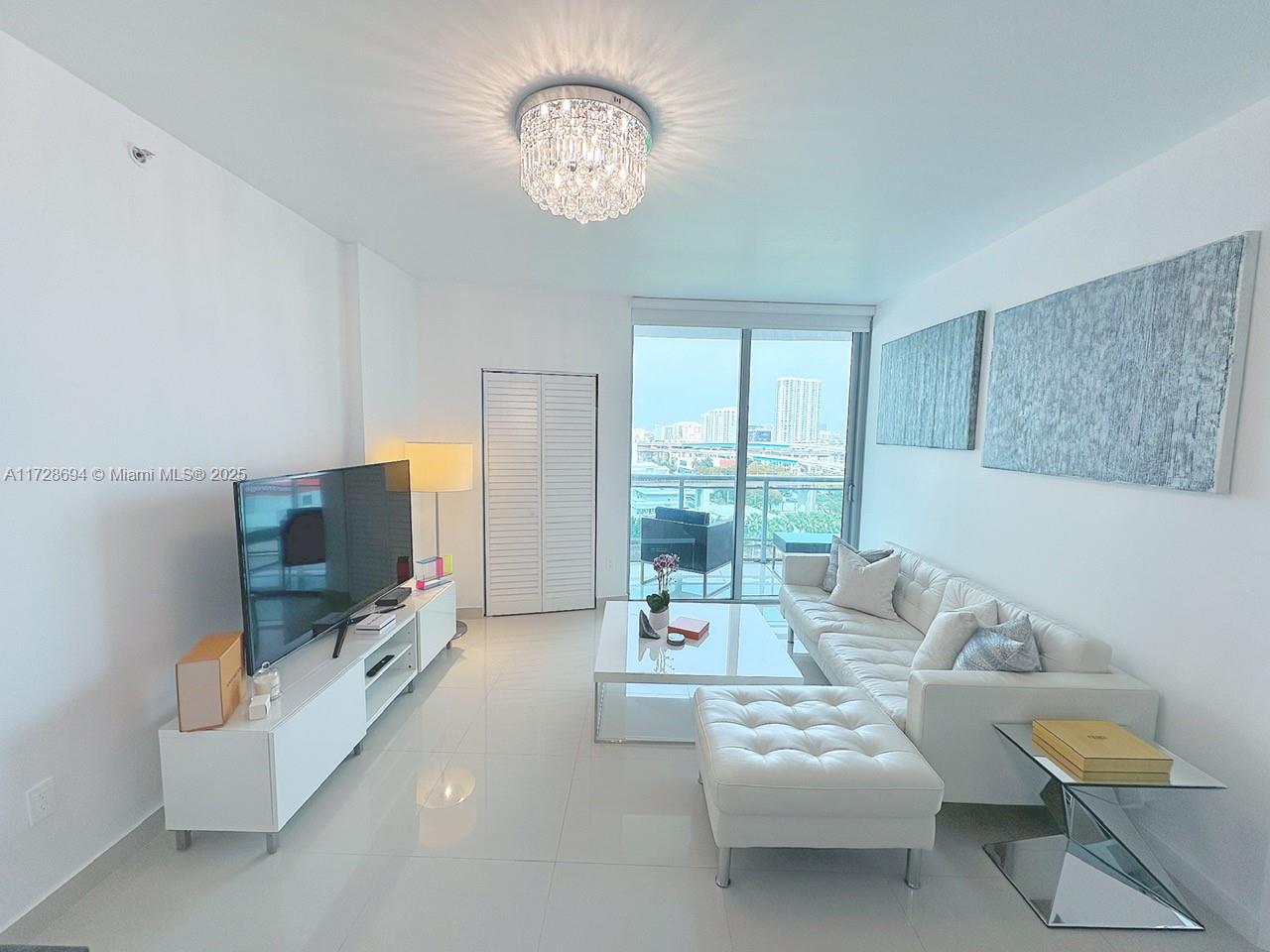 350 S Miami Ave Unit: 1215