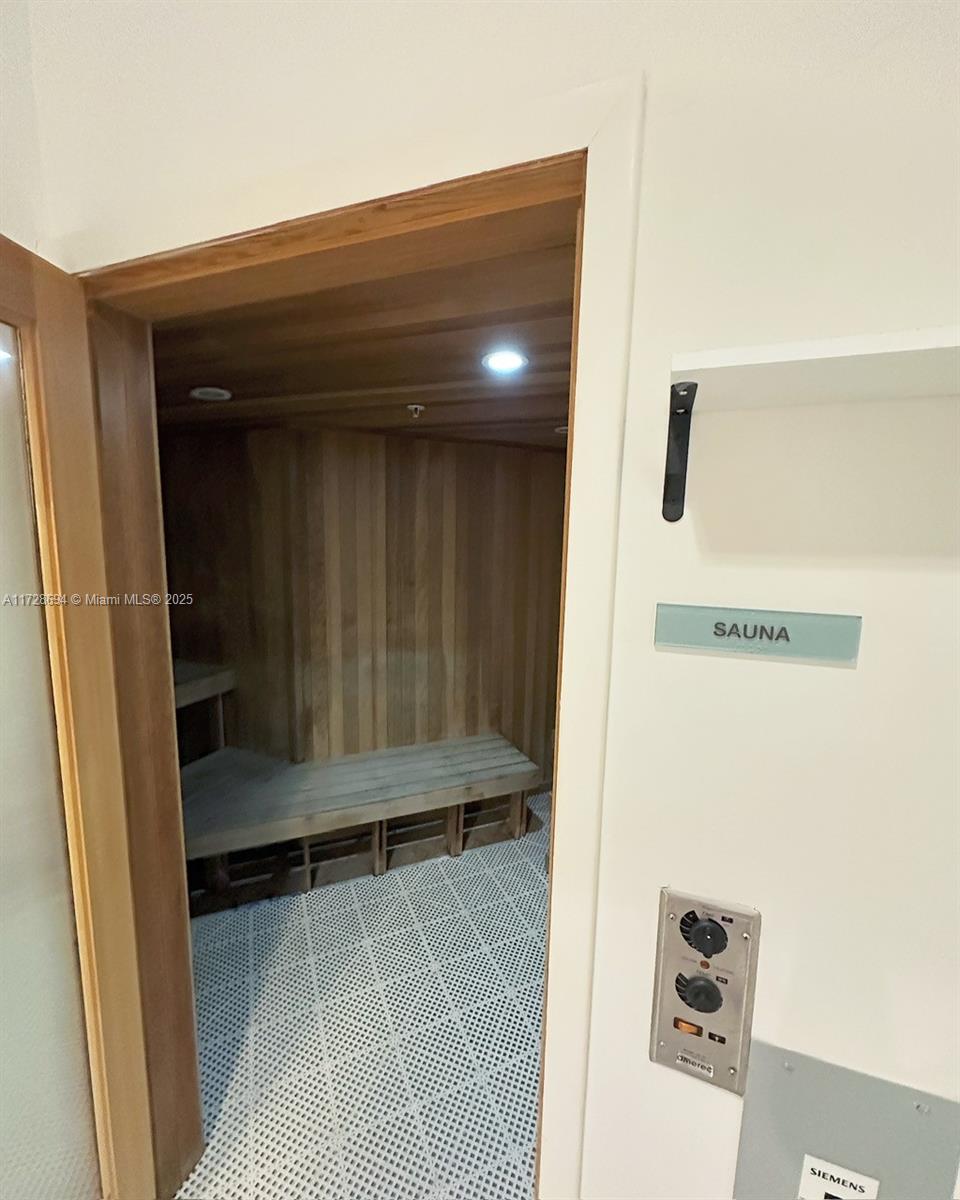 350 S Miami Ave Unit: 1215