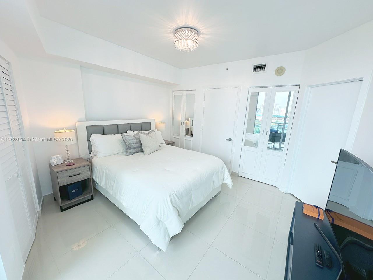 350 S Miami Ave Unit: 1215