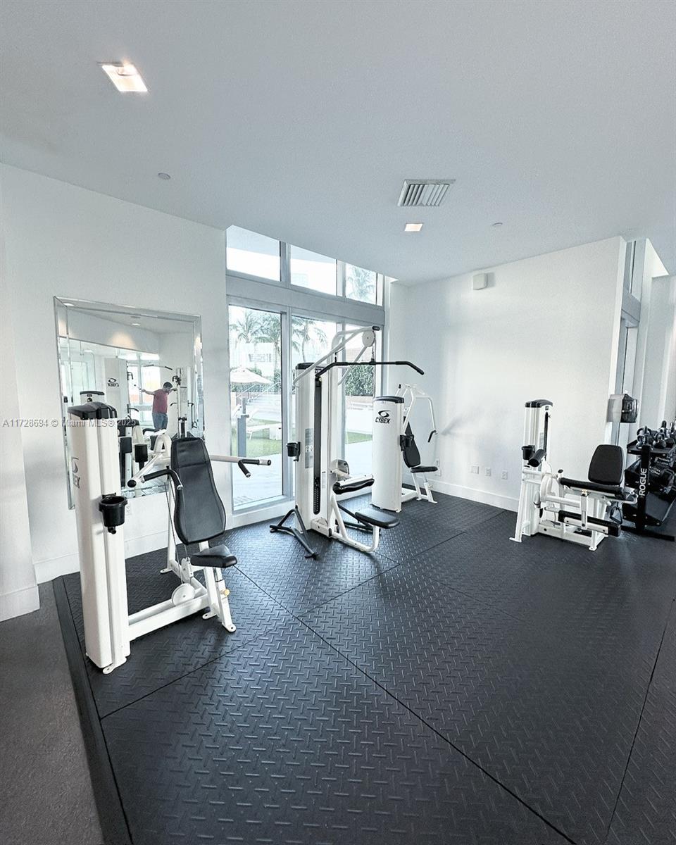 350 S Miami Ave Unit: 1215
