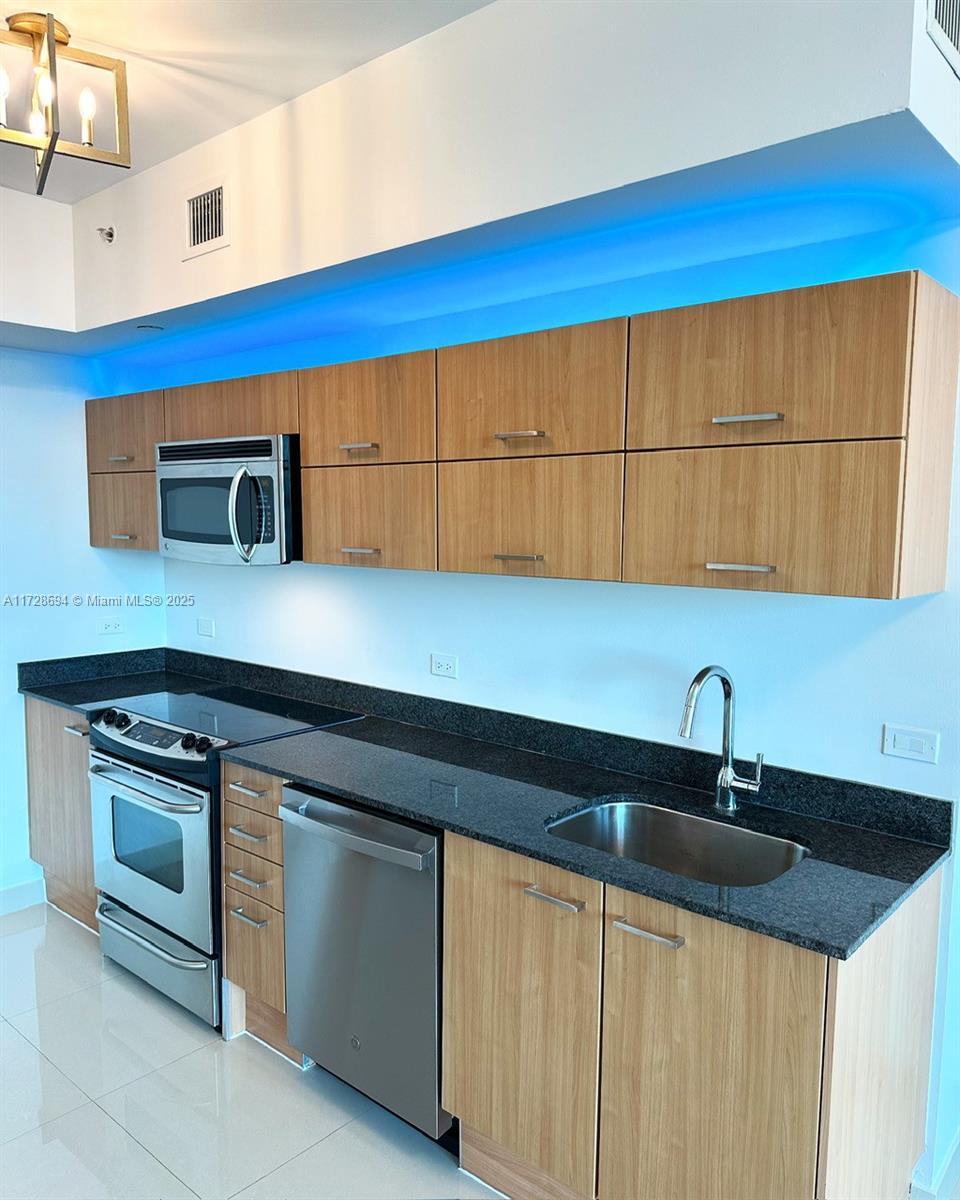 350 S Miami Ave Unit: 1215