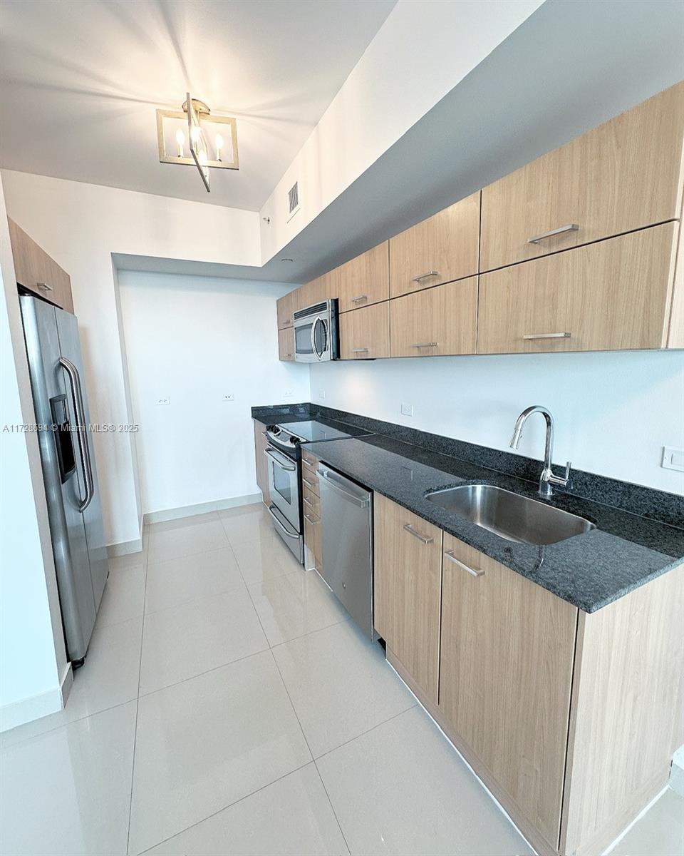 350 S Miami Ave Unit: 1215